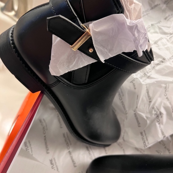 Rain boots - Picture 2 of 4